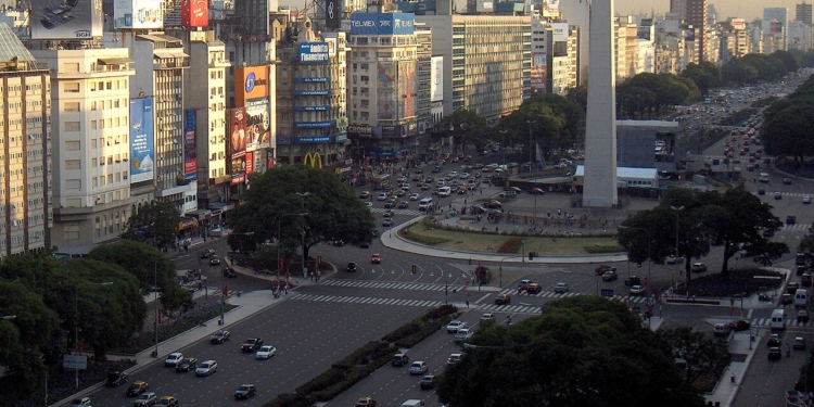 Tránsito en la avenida 9 de Julio