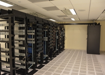Racks de servidores en un centro de datos