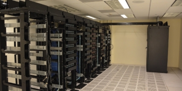 Racks de servidores en un centro de datos