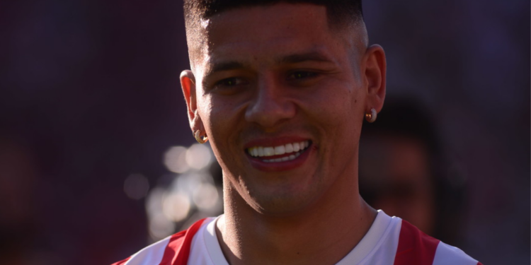 Marcos Rojo durante un partido de fútbol