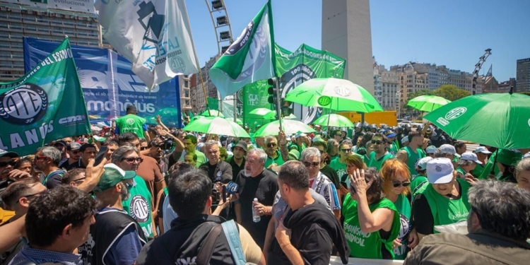 Decreto 1203/2026: retiro voluntario para estatales con inscripción en noviembre