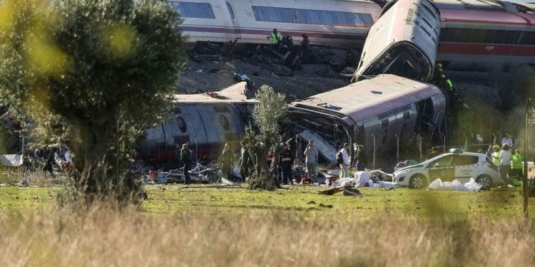 Choque de trenes en España: los audios que revelan la instrucción previa al impacto