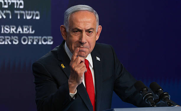 TOPSHOT - Israeli Prime Minister Benjamin Netanyahu gives a press conference in Jerusalem on May 21, 2025. Netanyahu said on May 21 that he was ready for a "temporary ceasefire" to guarantee the return of hostages held in Gaza, of whom 20 are "certainly" alive. (Photo by Ronen Zvulun / POOL / AFP) (Photo by RONEN ZVULUN/POOL/AFP via Getty Images)