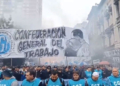 CGT marcha en el microcentro porteño en defensa de la industria