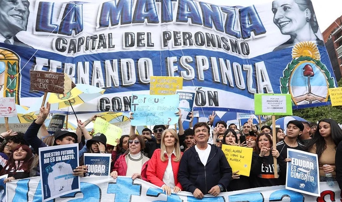 Espinoza, Magario y Kicillof marcharon por la universidad pública
