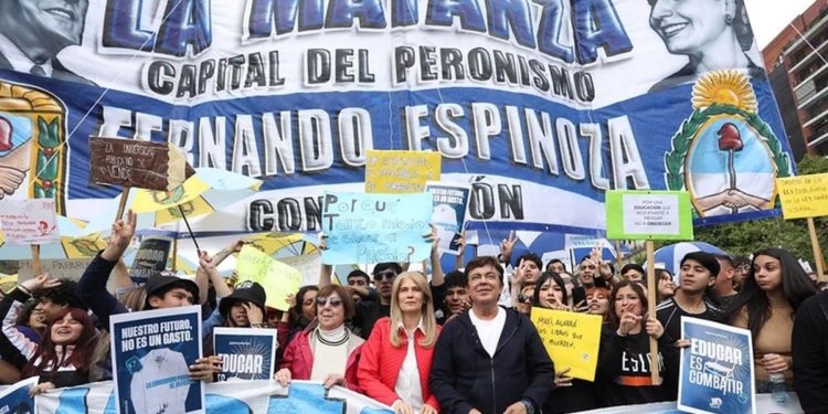 Espinoza, Magario y Kicillof marcharon por la universidad pública