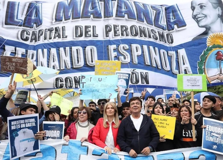 Espinoza, Magario y Kicillof marcharon por la universidad pública