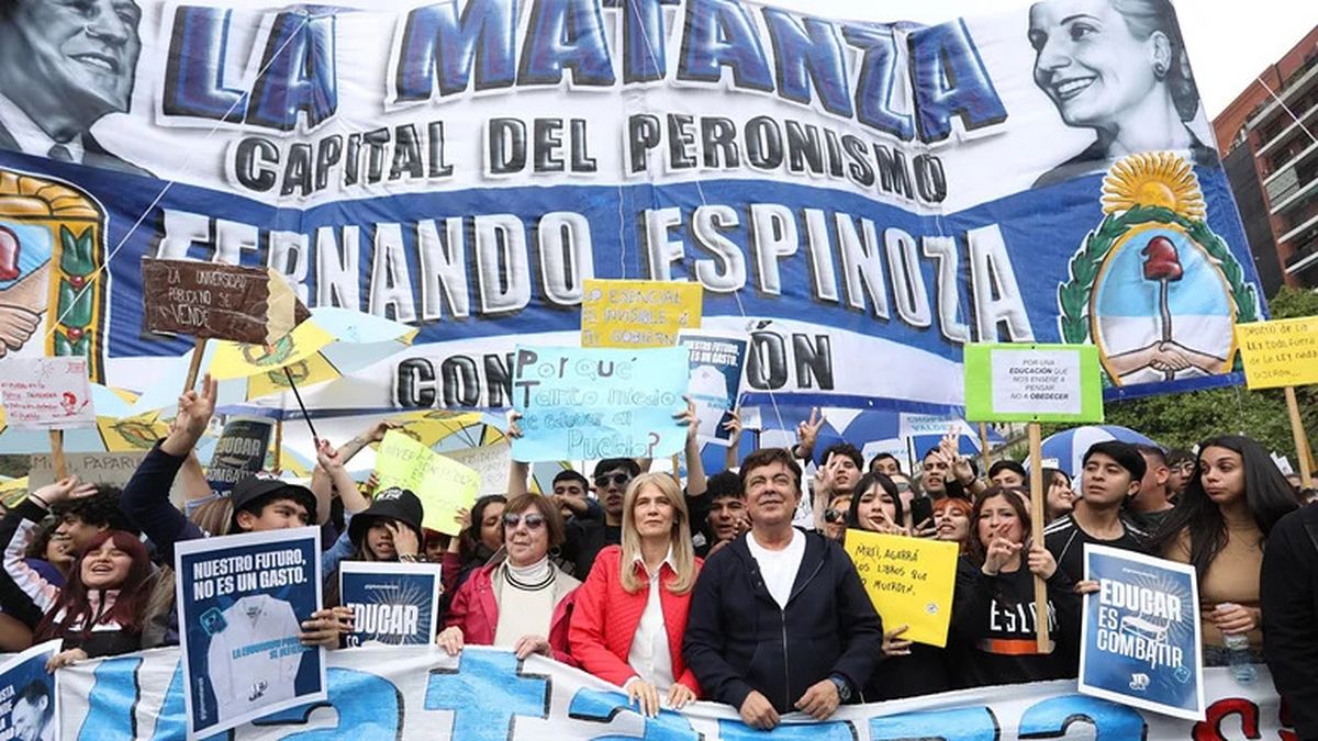 Espinoza, Magario y Kicillof marcharon por la universidad pública