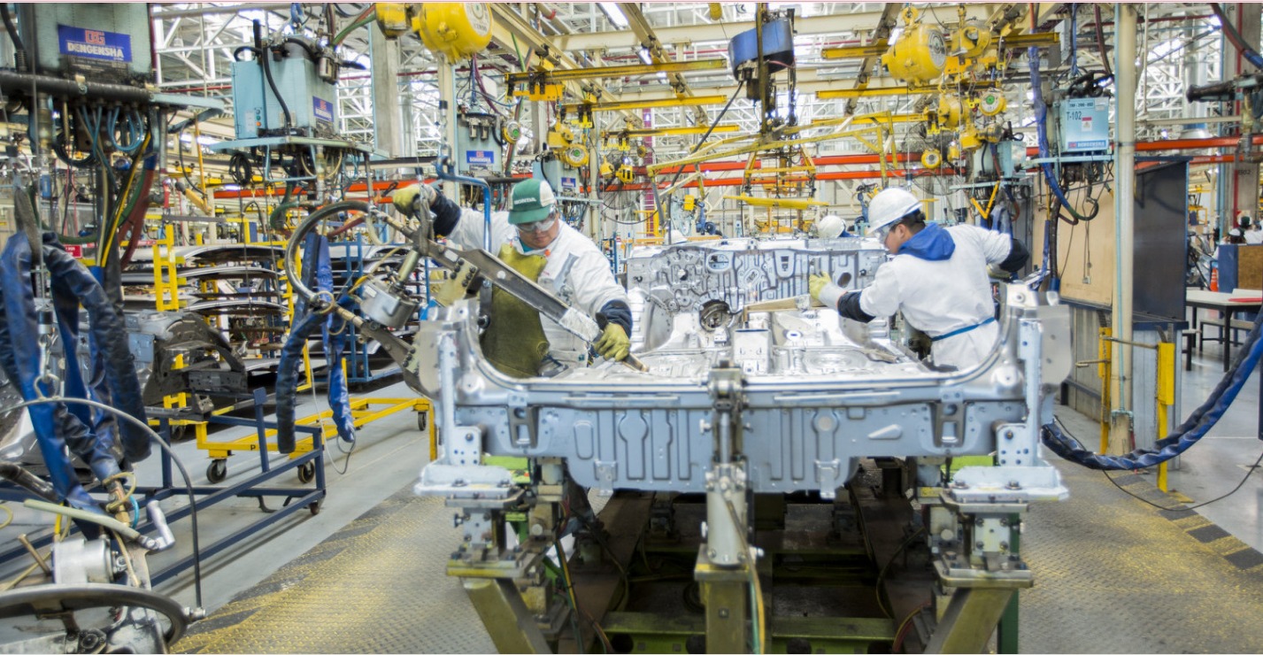 La economía de Milei no repunta: la actividad cayó 1,7% interanual y la Argentina quedó al borde de la recesión